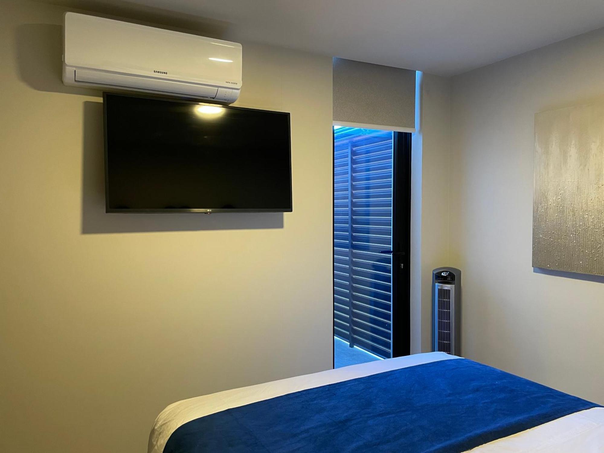 Cozy Apartment With Terrace, Sj Cosmopolitan Tower #402 San Jose  Bagian luar foto