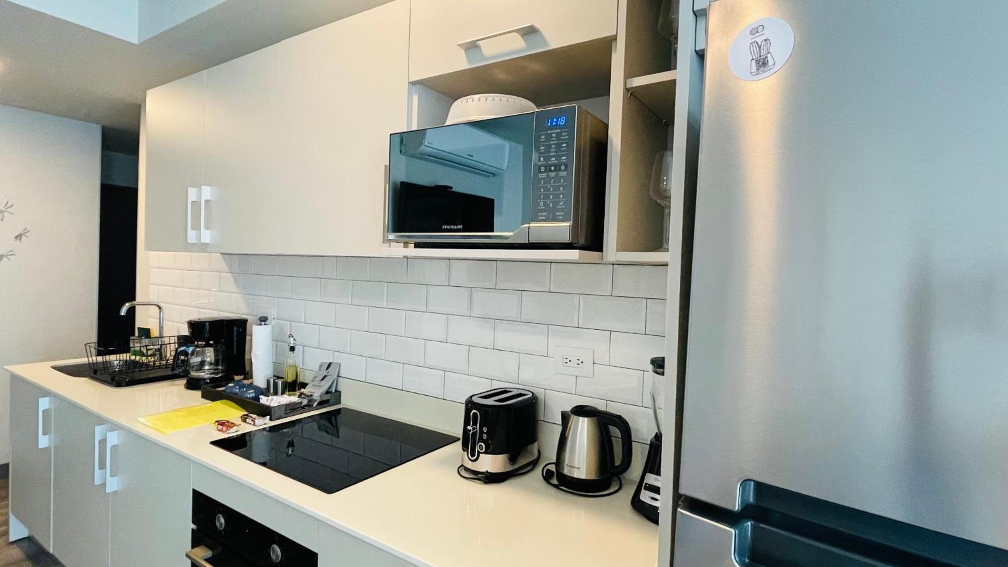 Cozy Apartment With Terrace, Sj Cosmopolitan Tower #402 San Jose  Bagian luar foto