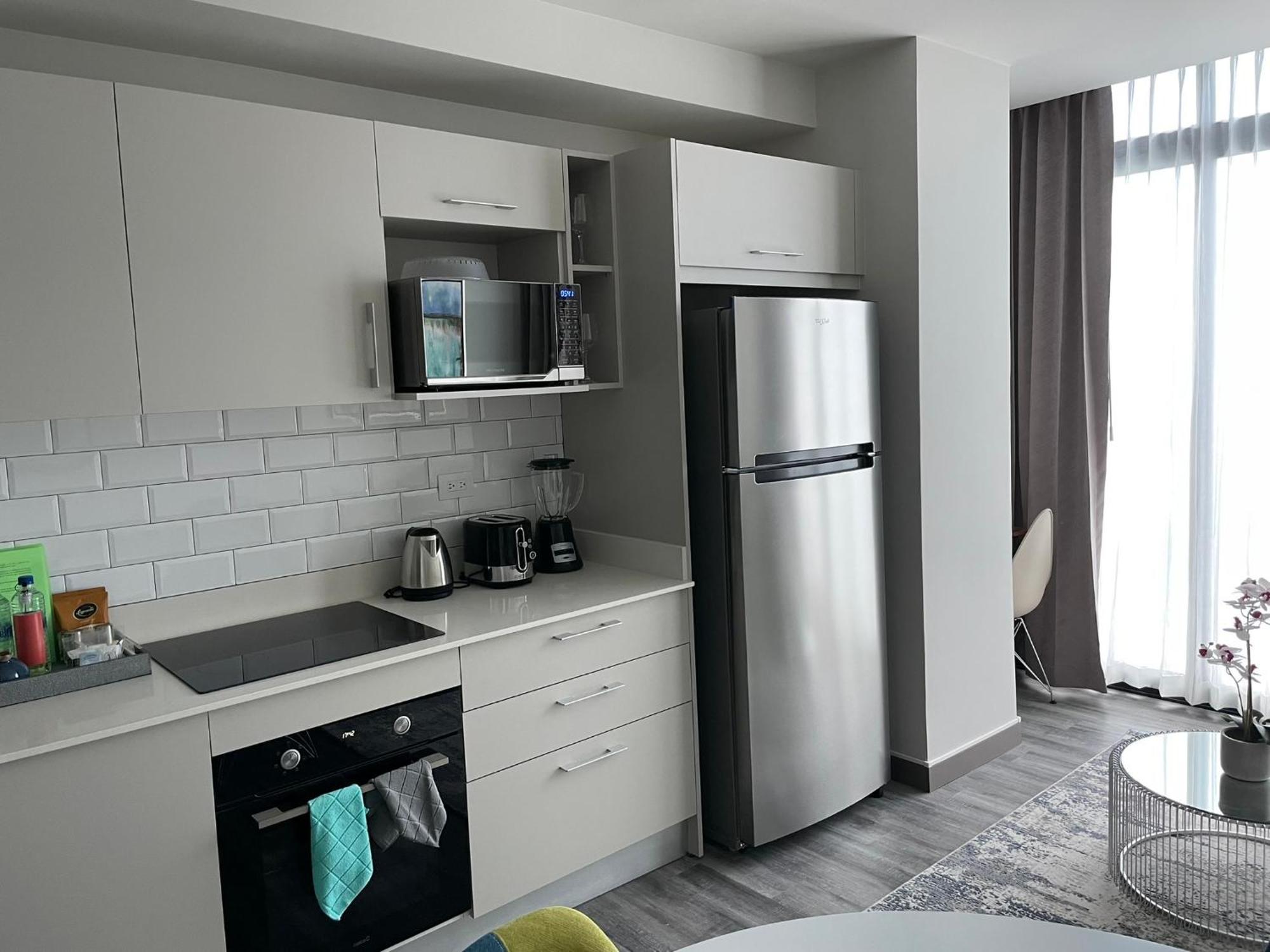 Cozy Apartment With Terrace, Sj Cosmopolitan Tower #402 San Jose  Bagian luar foto